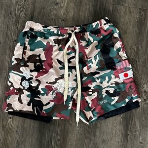 Darc Sport. Camo shorts with liner. Large.